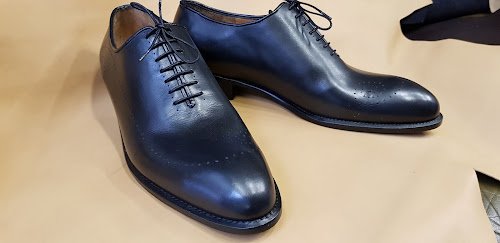 Cordonnier Bottier Art-é-cuir — Cordonnier à Paris