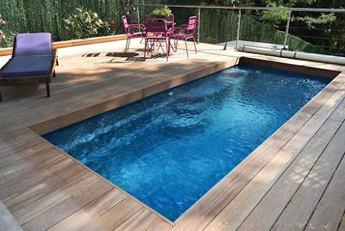 Les Piscines du Garlaban | Coque Polyester et Céramique — Pisciniste à Marseille