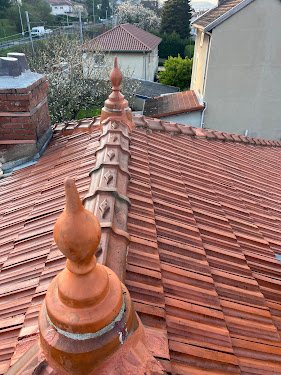 couvreur - zinguerie - charpente - couverture Tourainne rénovation de Toiture ternay Lyon vienne — Charpentier à Lyon