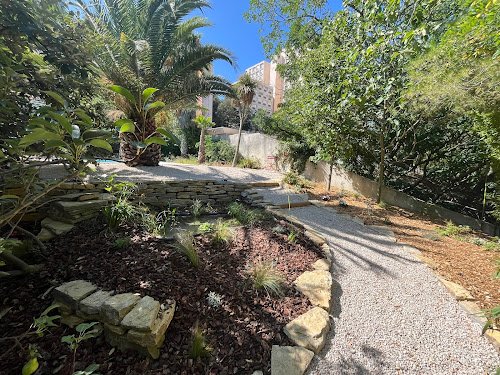 HTC paysages — Jardinier à Marseille