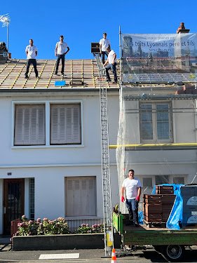 Les Toits Lyonnais Pere&Fils — Charpentier à Lyon
