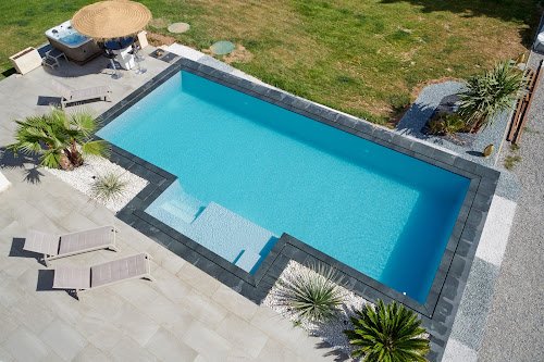manouvellepiscine.com — Pisciniste à Lyon