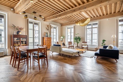 Revel Rénovation – Rénovation de maisons, appartements et cabinets médicaux Lyon — Maçon à Lyon