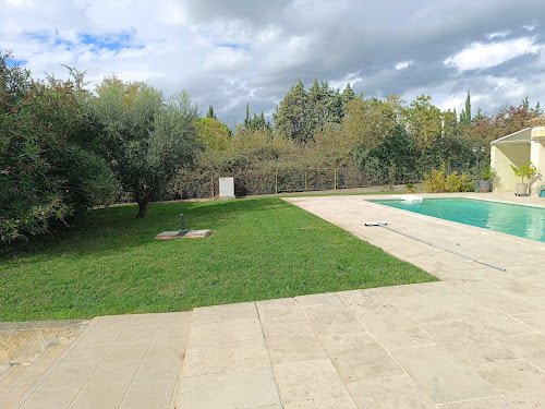 Home Services Jardinage — Jardinier à Marseille