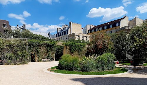Jardin Anne-Frank — Jardinier à Paris
