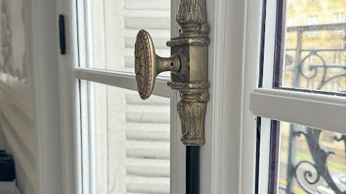 La Boutique du Menuisier La Fayette - Fenêtres & Menuiseries de Paris — Menuisier à Paris