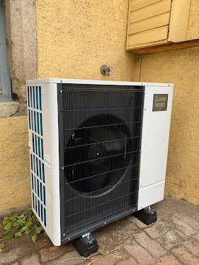 2s solutions // pompe à chaleur, photovoltaïque et borne de recharge véhicule électrique — Panneaux solaires à Lyon
