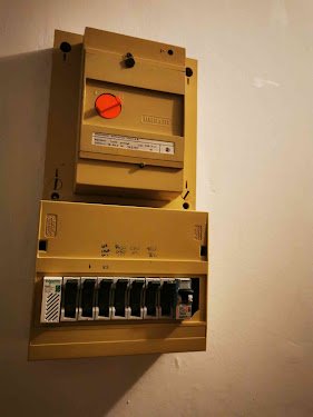 ÉLECTRICITÉ GÉNÉRALE SPÉCIALISÉE DANS LA RENOVATION ET LA CLIMATISATION À TOULOUSE — Électricien à Toulouse