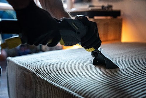 HelloPropre Lyon - Nettoyage à domicile de canapés, matelas, tapis, moquettes & autres tissus d’ameublement. — Nettoyage fin de chantier à Lyon