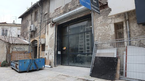 Miroiterie du Vieux-Port | Miroirs sur mesure Marseille — Vitrier à Marseille